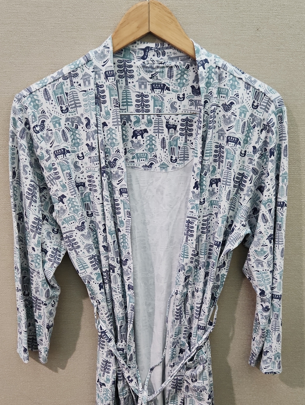 Roller Rabbit Nordic Folk Axel Robe- One Size - Picture 2 of 16